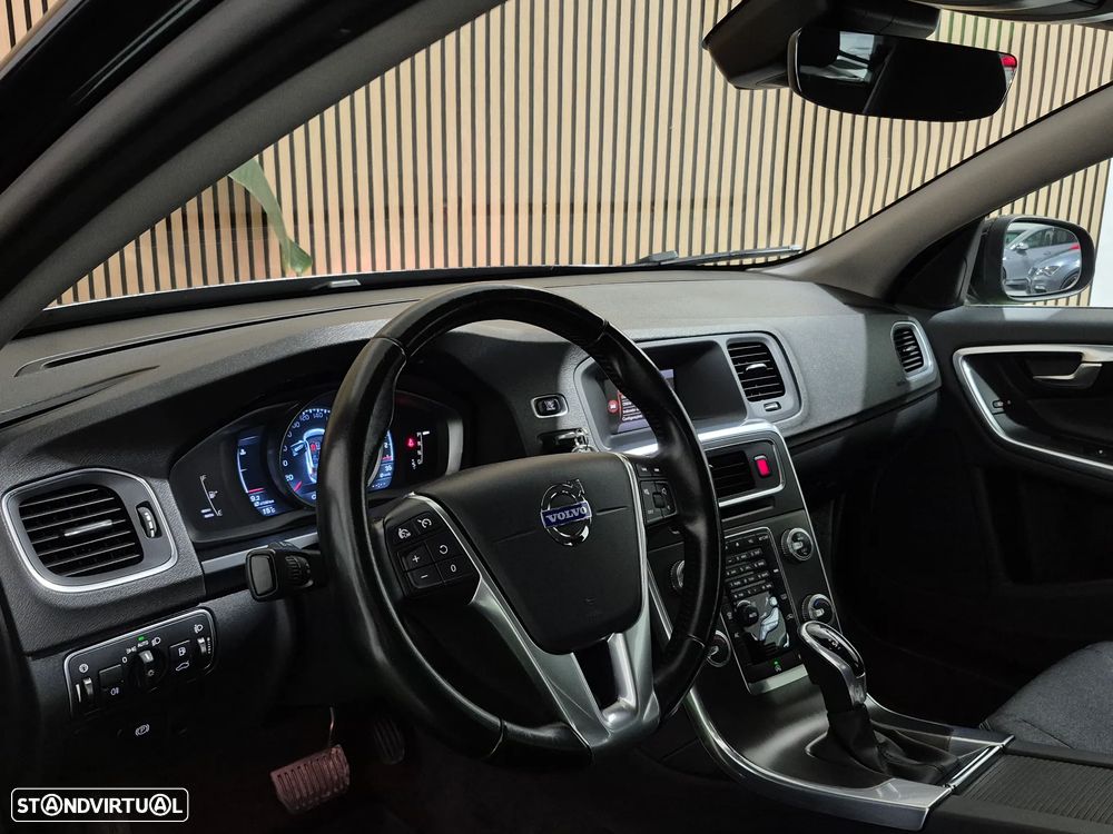 Volvo V60 1.6 D2 Momentum Eco Powershift - 12