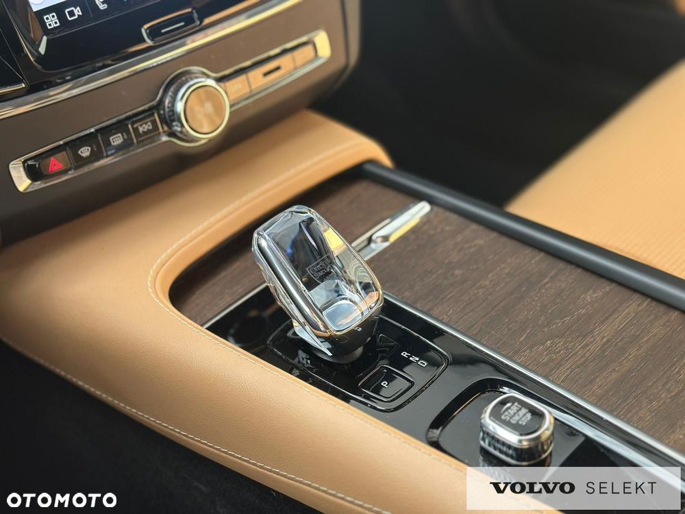 Volvo V90 Cross Country - 34