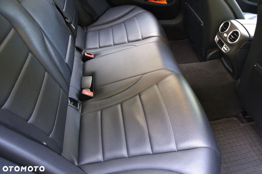 Mercedes-Benz Klasa C 180 (BlueEFFICIENCY) 7G-TRONIC Elegance - 23
