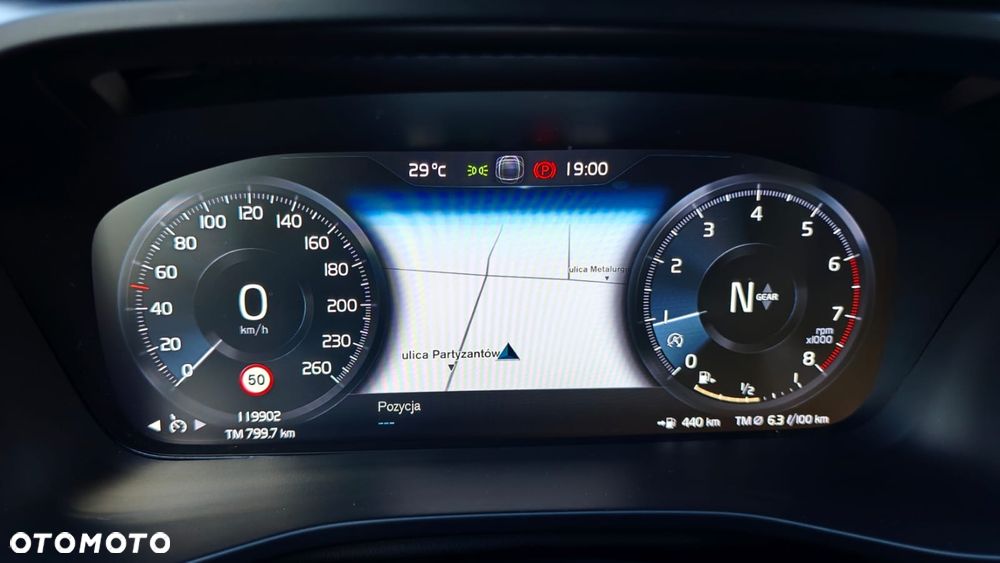Volvo XC 40 T3 Momentum Pro - 23