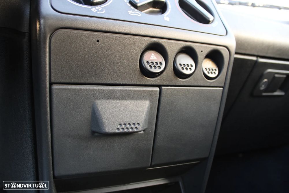 Peugeot 205 Cabrio 1.4 CT - 22