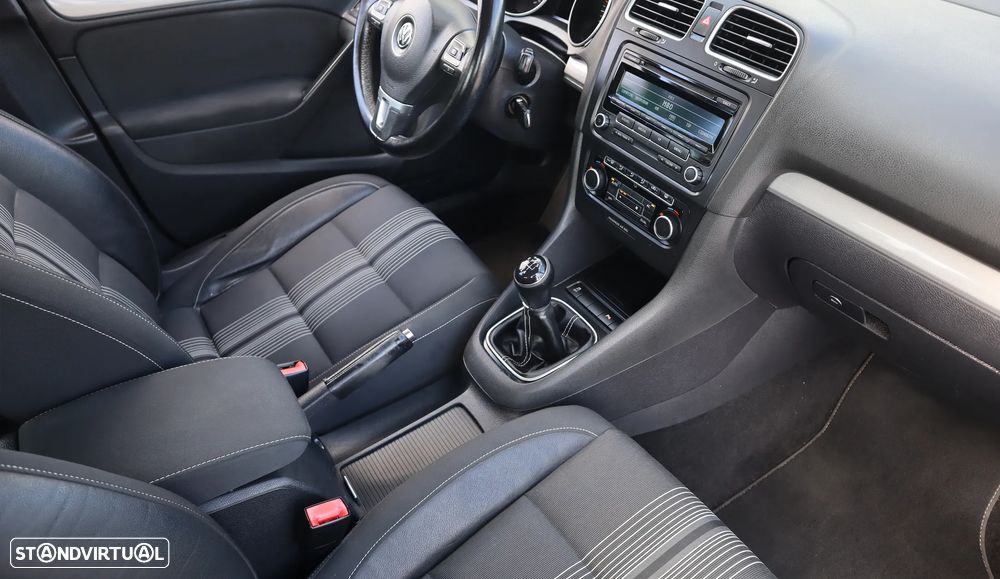 VW Golf 1.6 TDi DPF BlueMotion MATCH - 27