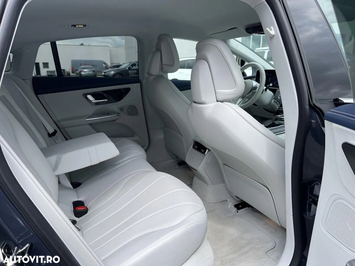 Mercedes-Benz EQE 300 - 15