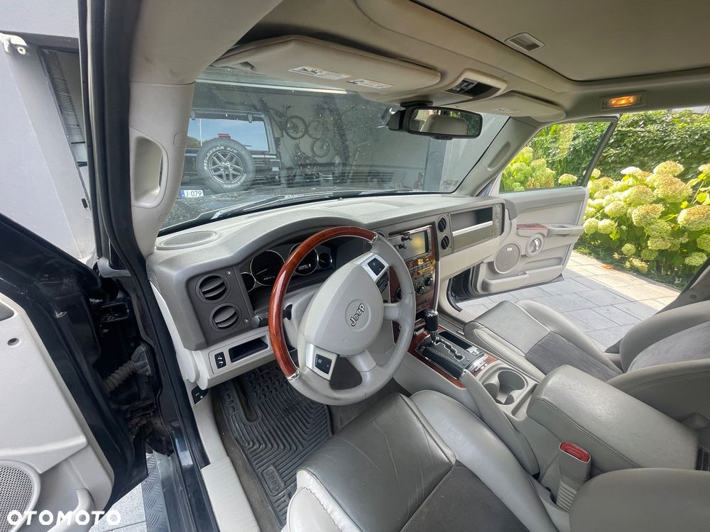 Jeep Commander 5.7 V8 Overland - 14