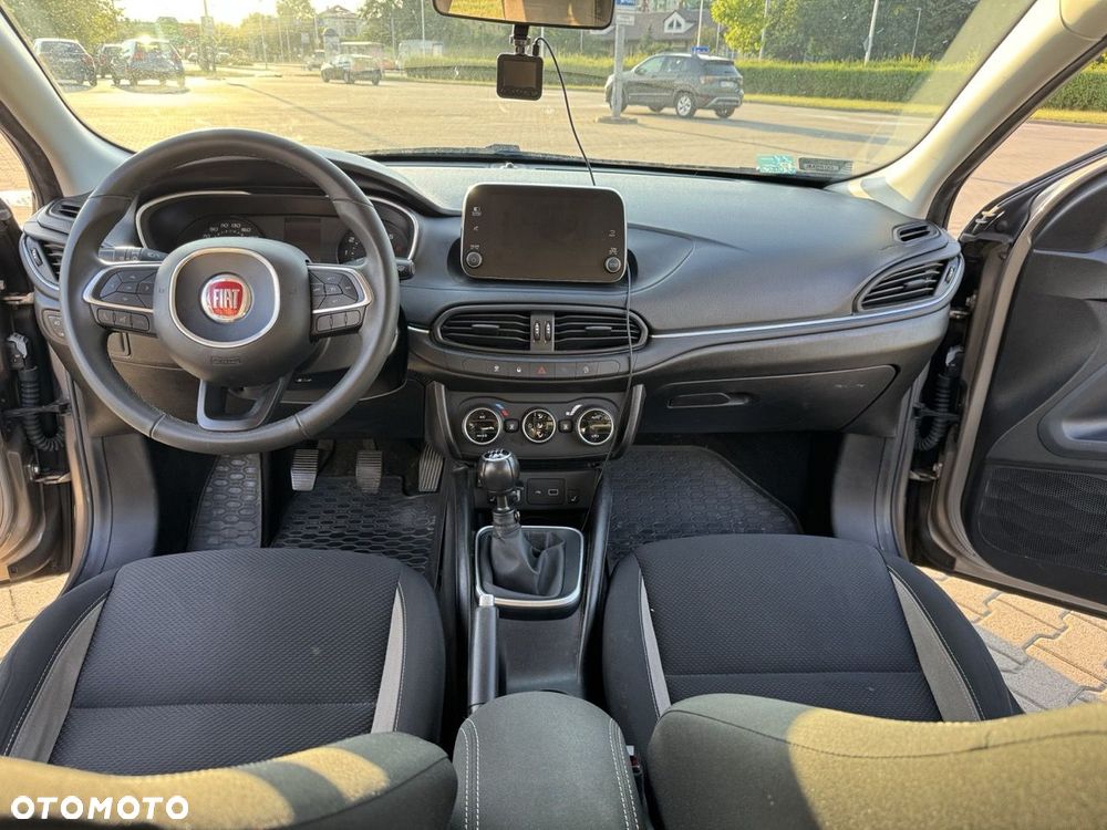 Fiat Tipo 1.4 T-Jet 16v Lounge EU6d - 15