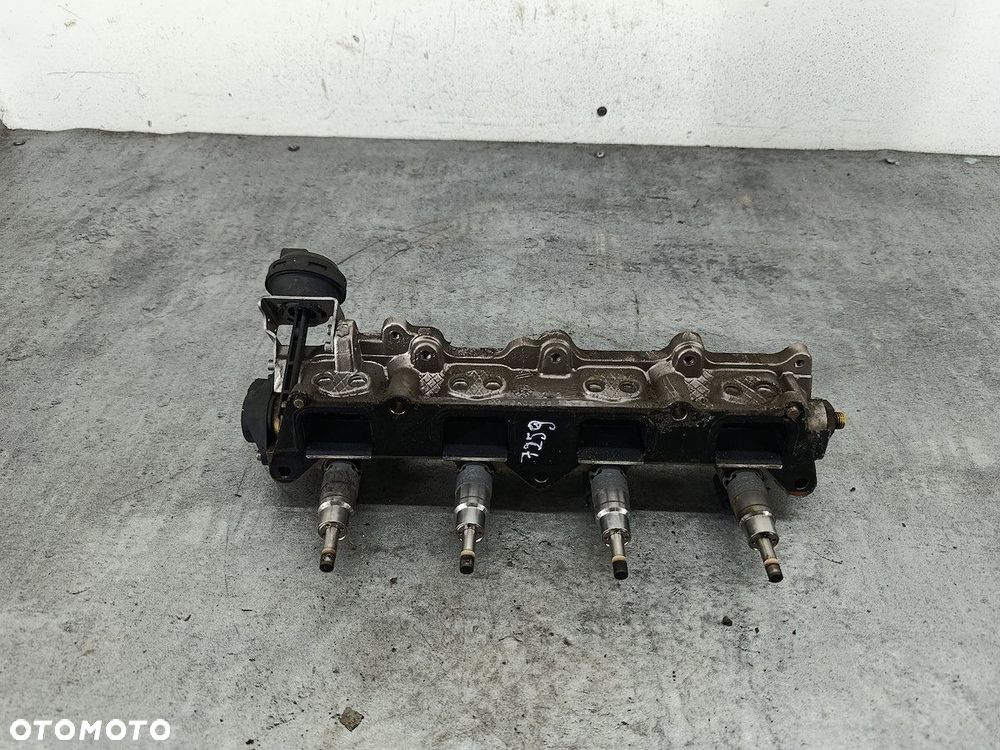 LISTWA WTRYSKOWA BENZYNA VW PASSAT B6 GK00266 1.6 FSI - 2