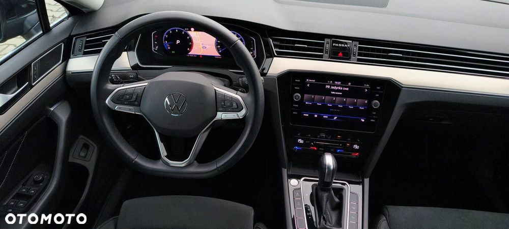 Volkswagen Passat - 38
