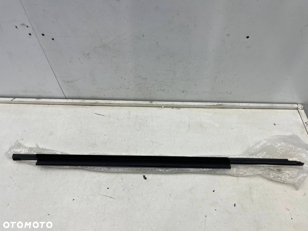 Listwa Audi Q5 8R 08-16r. NOWA lewa przednia zgarniająca uszczelka zewnętrzna szyby drzwi CHROM - 6
