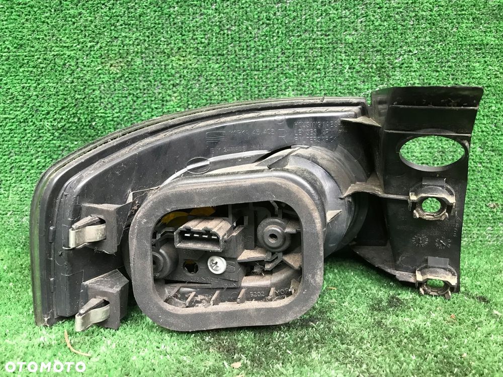 LAMPA TYLNA TYŁ PRAWA SEAT IBIZA III CUPRA EU WWA - 5