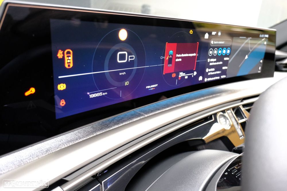 Peugeot 3008 1.2 Hybrid Allure e-DCS6 - 19