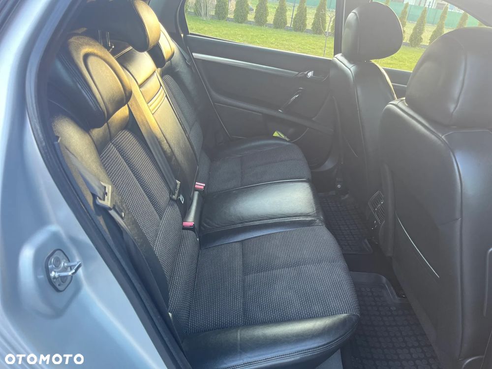 Peugeot 407 2.0 HDi Premium - 29