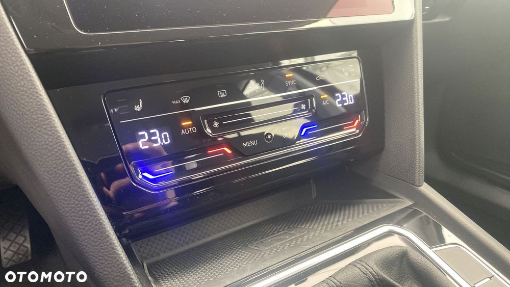 Volkswagen Passat - 20