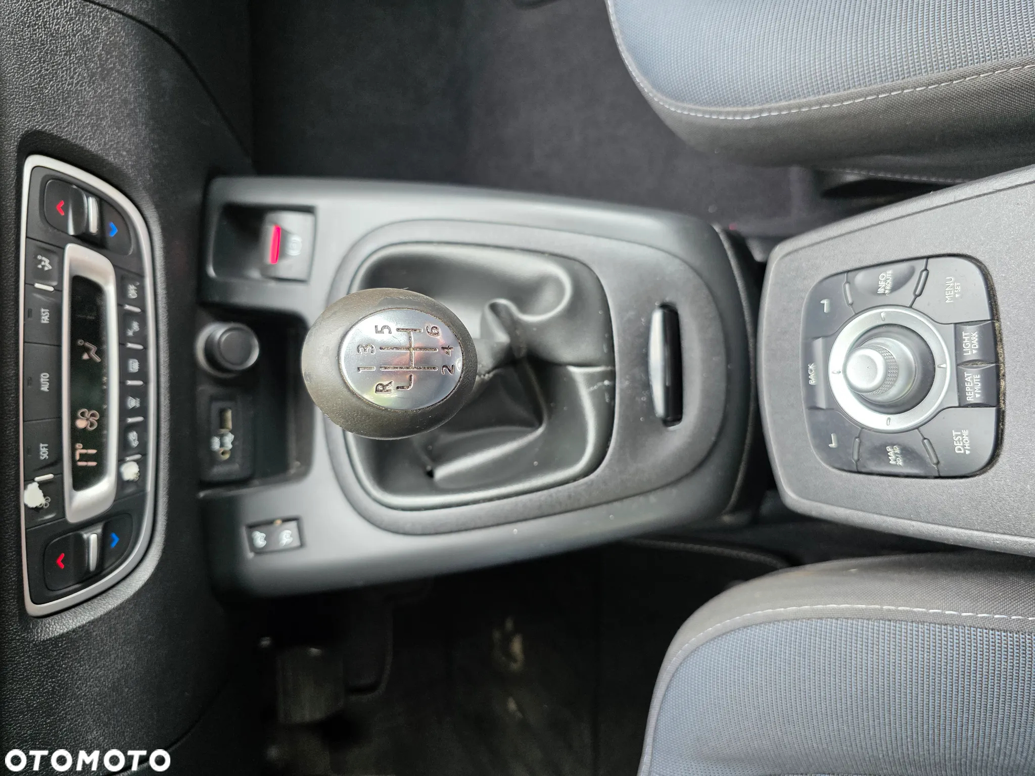 Renault Scenic 1.6 16V TomTom Edition - 33