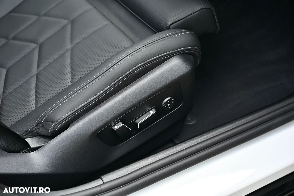 BMW Seria 5 530i xDrive AT - 28