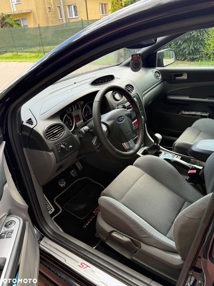 Ford Focus ST - 10
