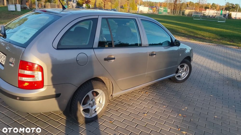 Skoda Fabia 1.4 16V Active - 27