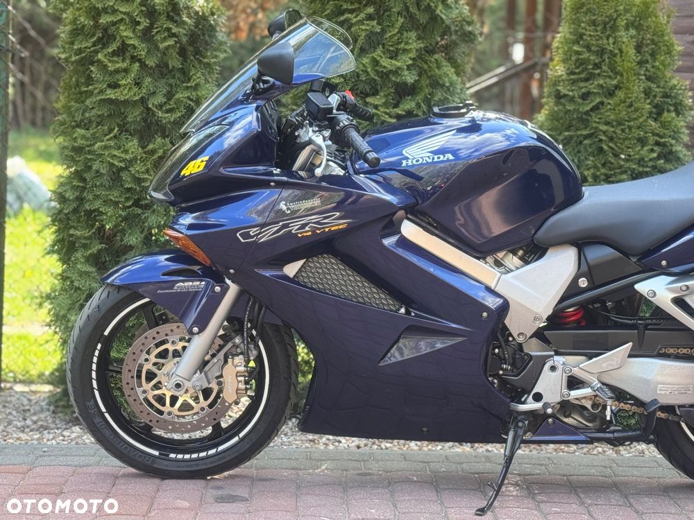 Honda VFR - 19