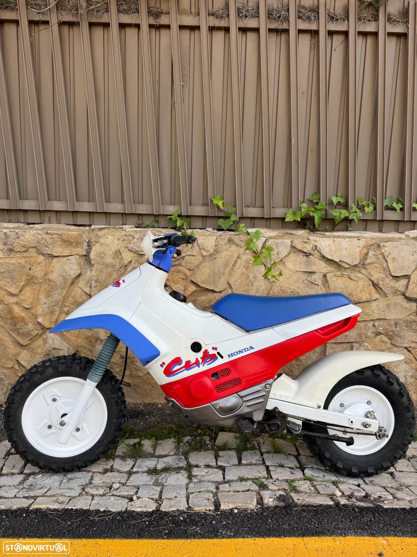 Honda C 90 Cub - 1