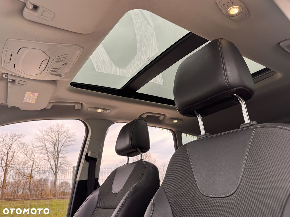 Ford Kuga 2.0 TDCi 2x4 Titanium - 22