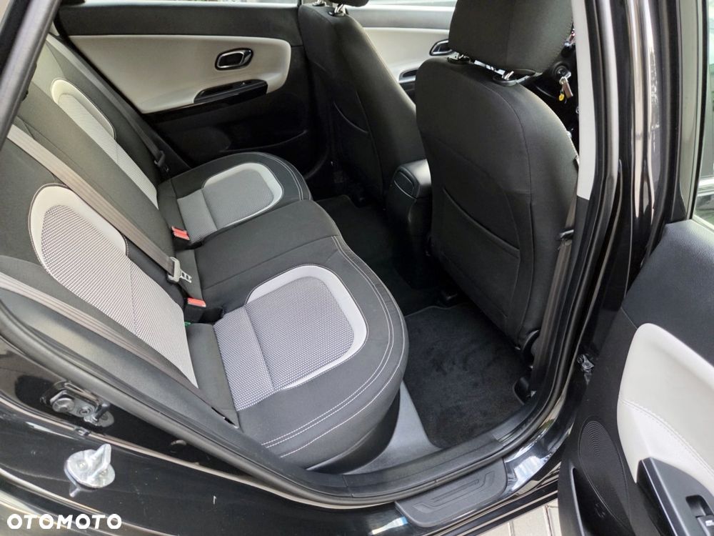 Kia Ceed 1.6 GDI Dream Team Edition - 29