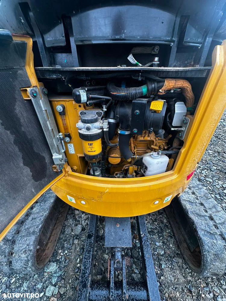 Caterpillar 302 - 11