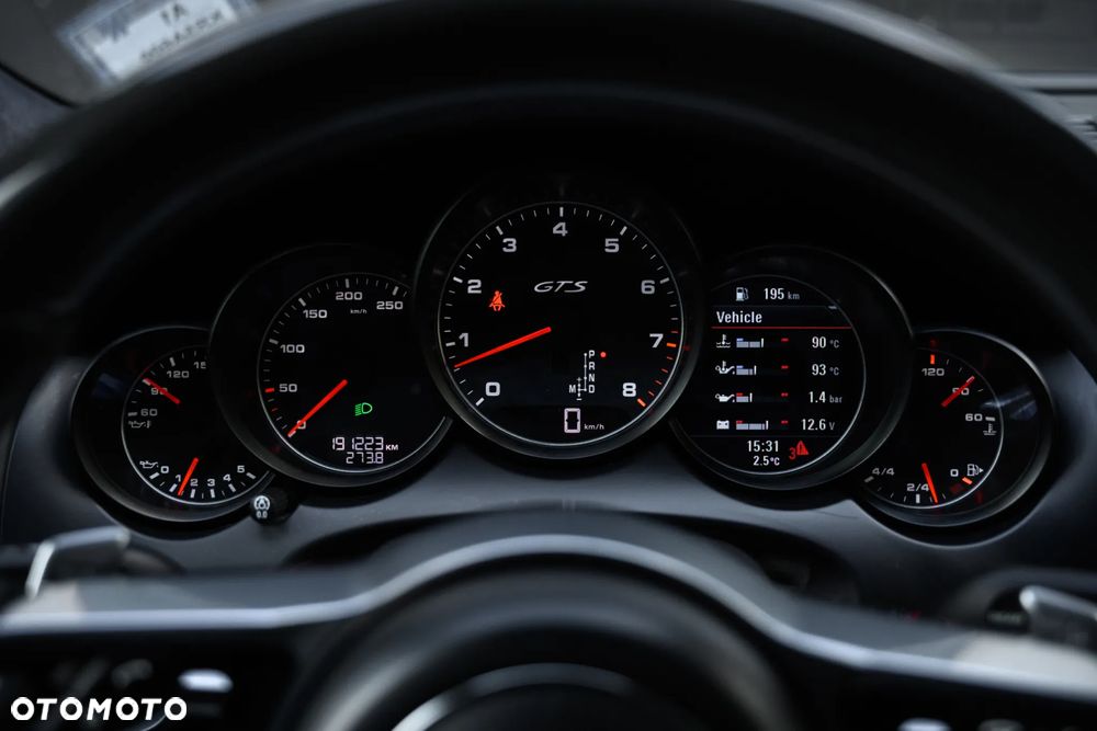 Porsche Cayenne - 27