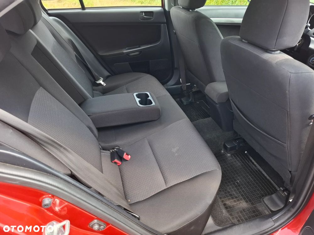 Mitsubishi Lancer 1.8 Intense - 29