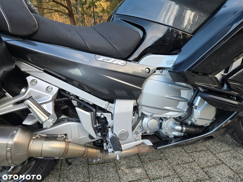 Yamaha FJR - 33