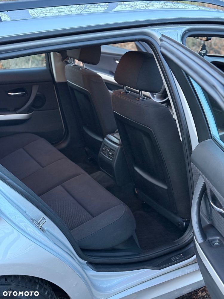 BMW Seria 3 318d - 9