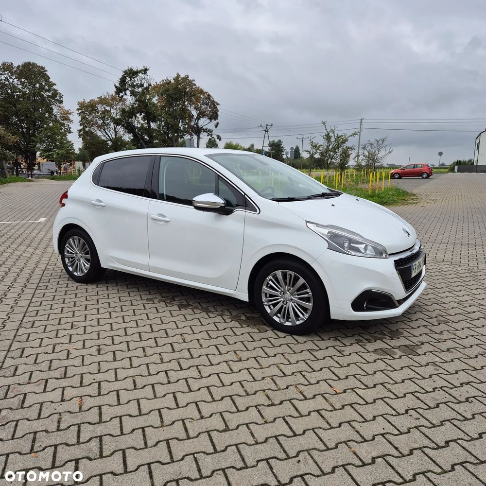 Peugeot 208 1.2 PureTech Allure S&S EAT6 - 24