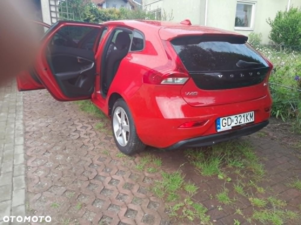Volvo V40 D2 Momentum - 9