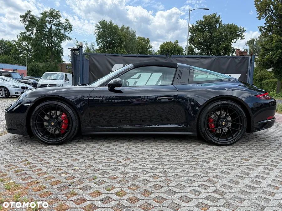 Porsche 911 Targa 4 GTS PDK - 14