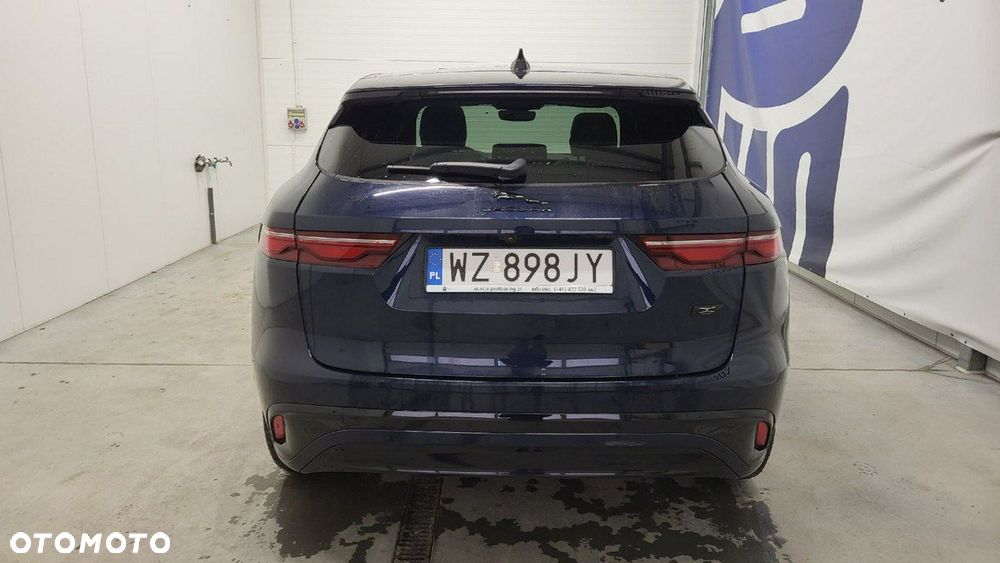 Jaguar F-Pace - 8