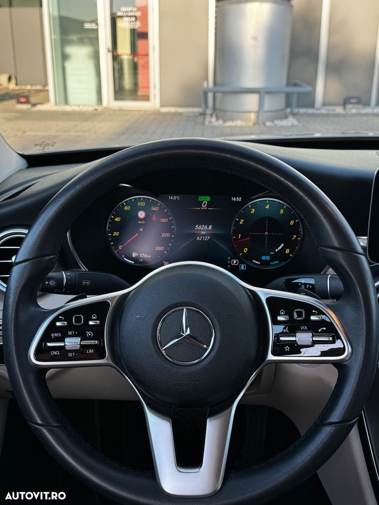 Mercedes-Benz C 200 4Matic 9G-TRONIC AMG Line - 13