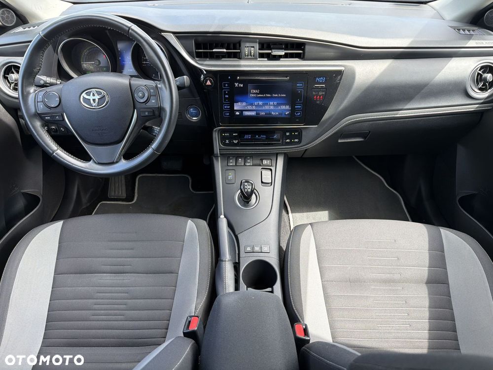 Toyota Auris - 11