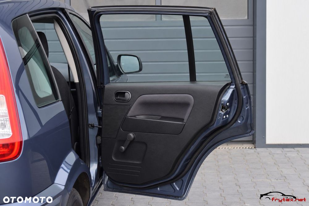 Ford Fusion - 25