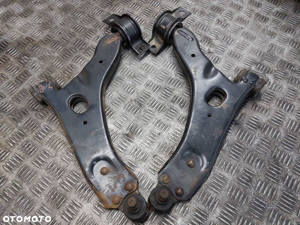 WAHACZ LEWY PRZÓD + PRAWY PRZÓD FORD FOCUS MK1 - 1