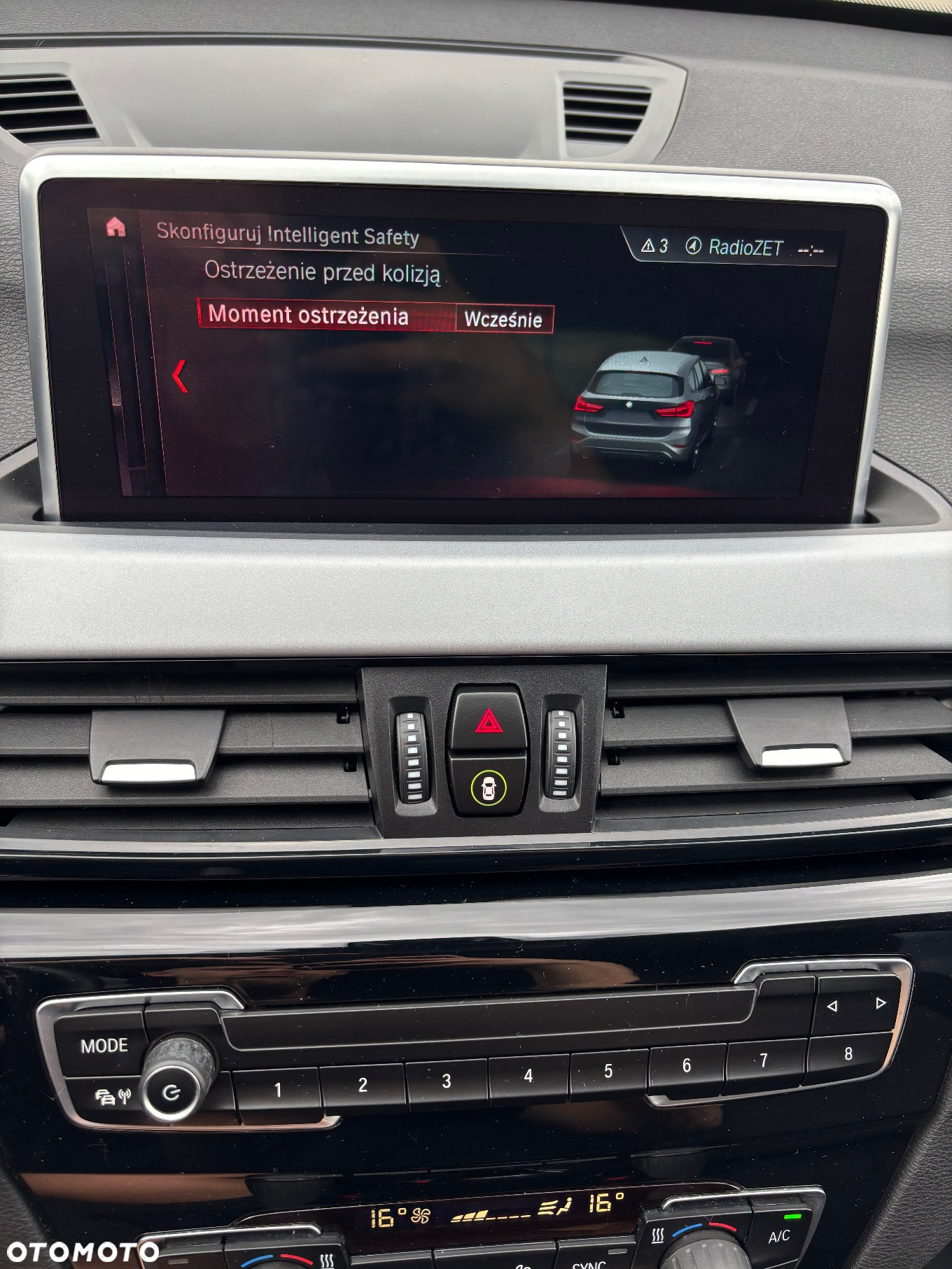 BMW X1 sDrive16d - 27
