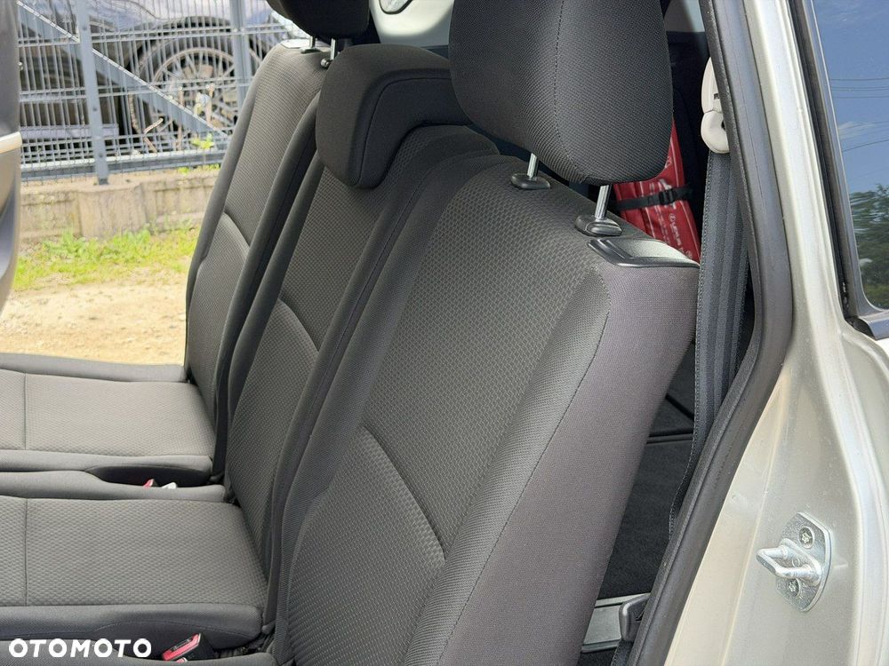 Toyota Corolla Verso - 17