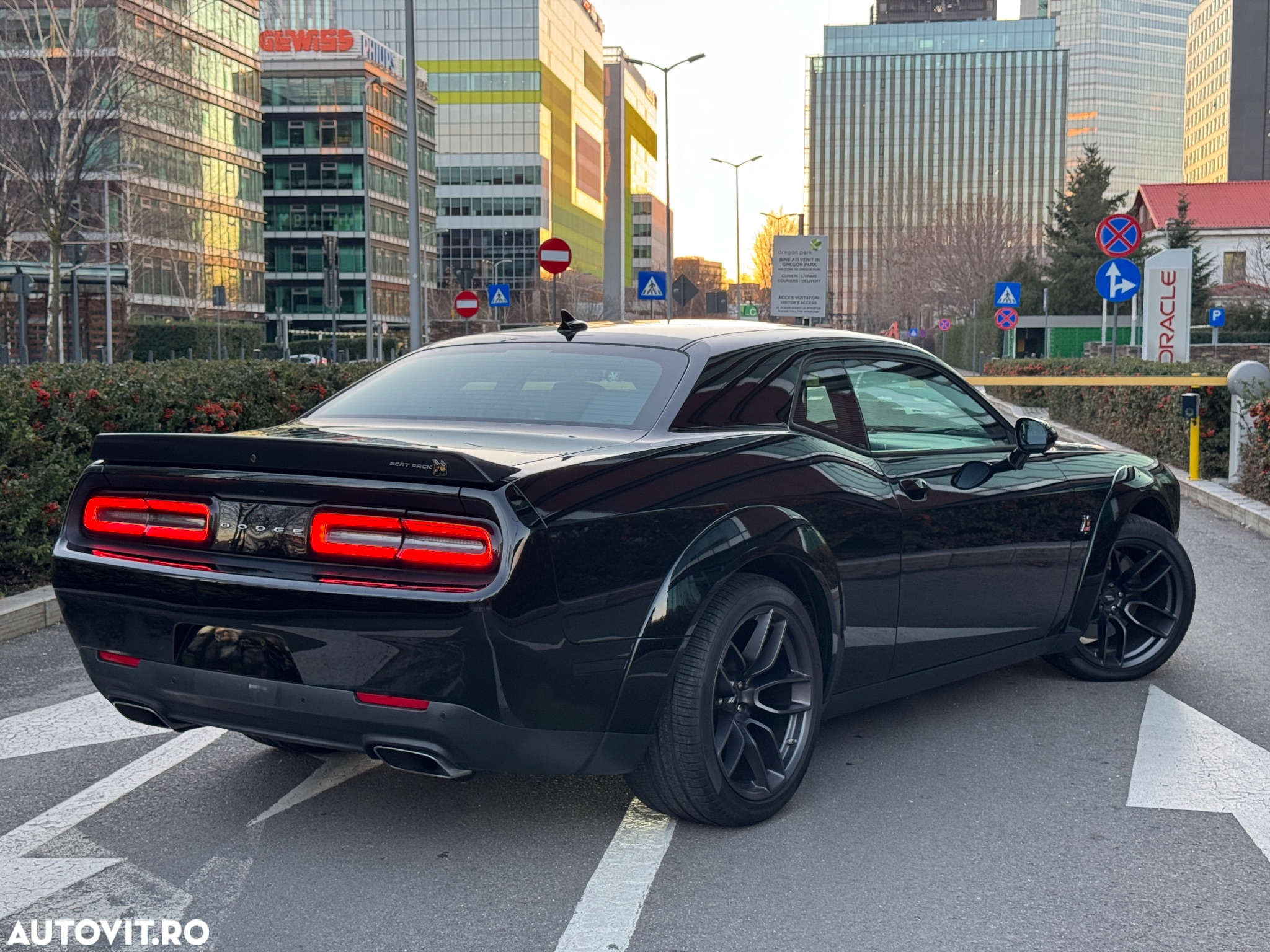 Dodge Challenger - 6