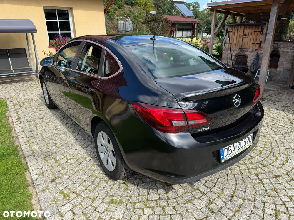 Opel Astra 1.4 T EU6 - 13
