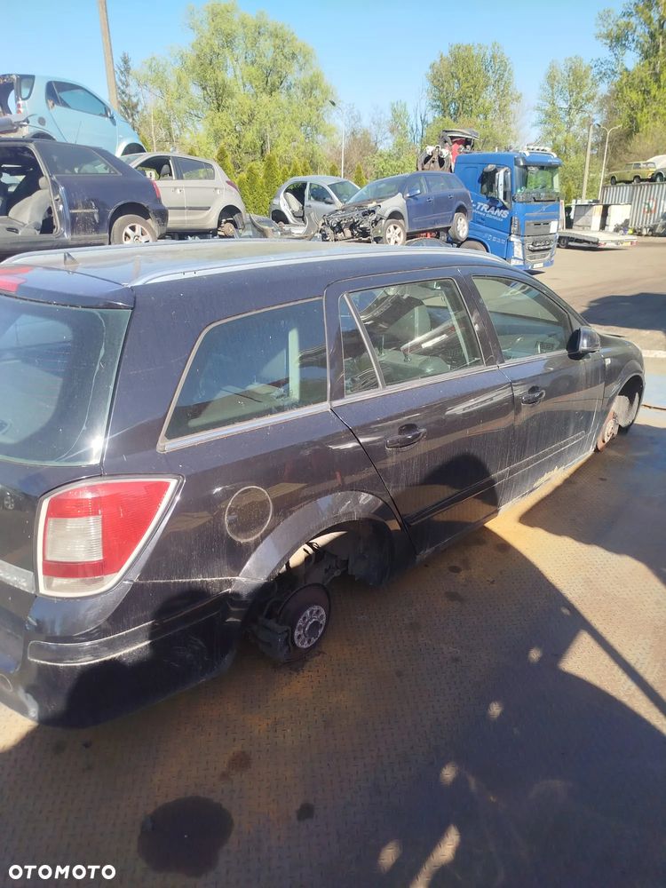 Opel Astra H na części. - 9