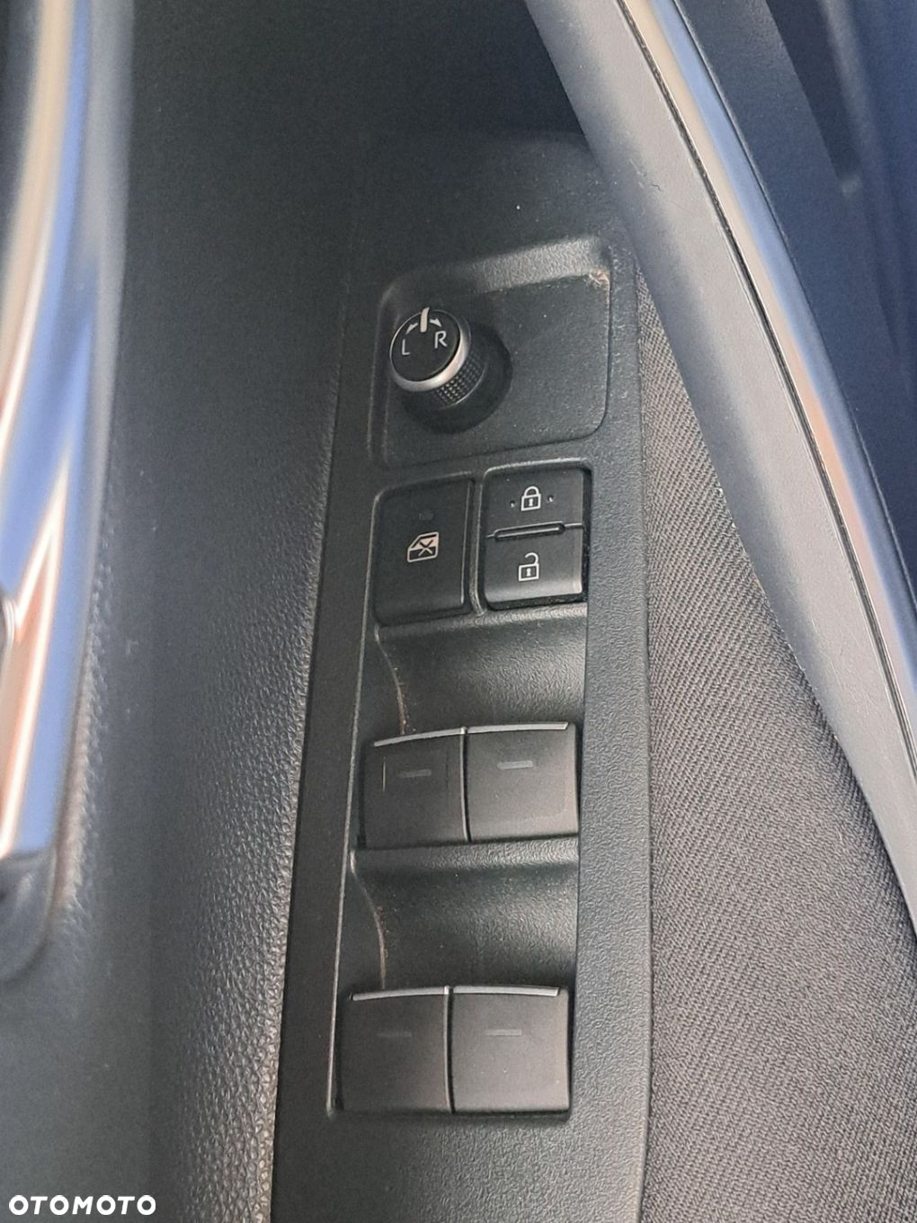 Toyota Corolla 1.8 Hybrid Comfort - 13