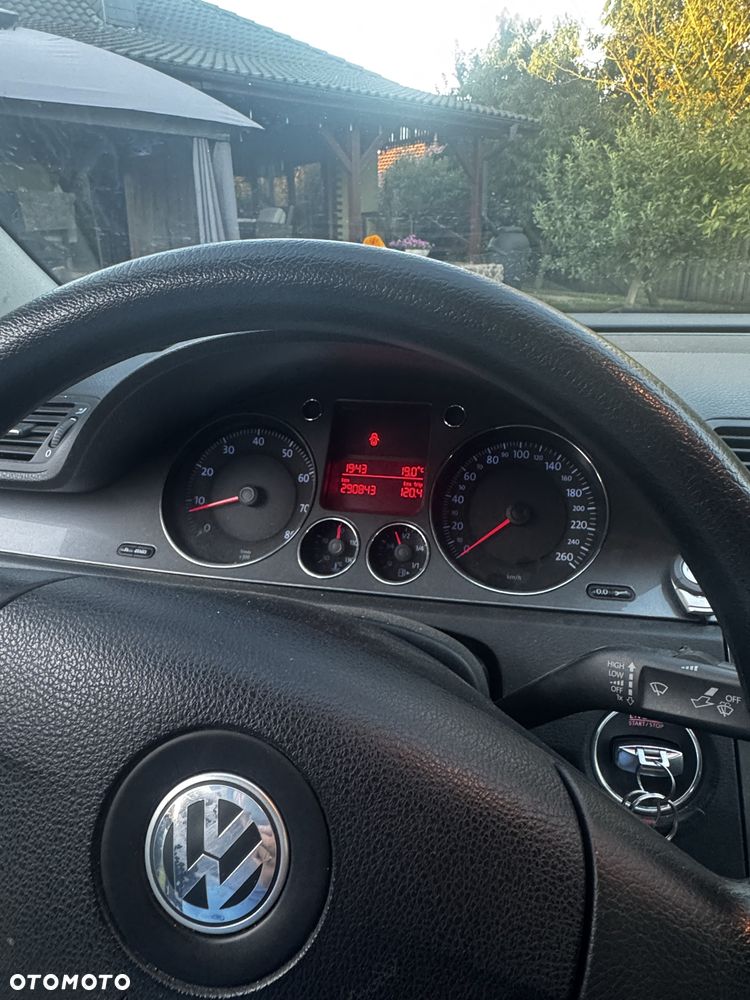Volkswagen Passat - 7