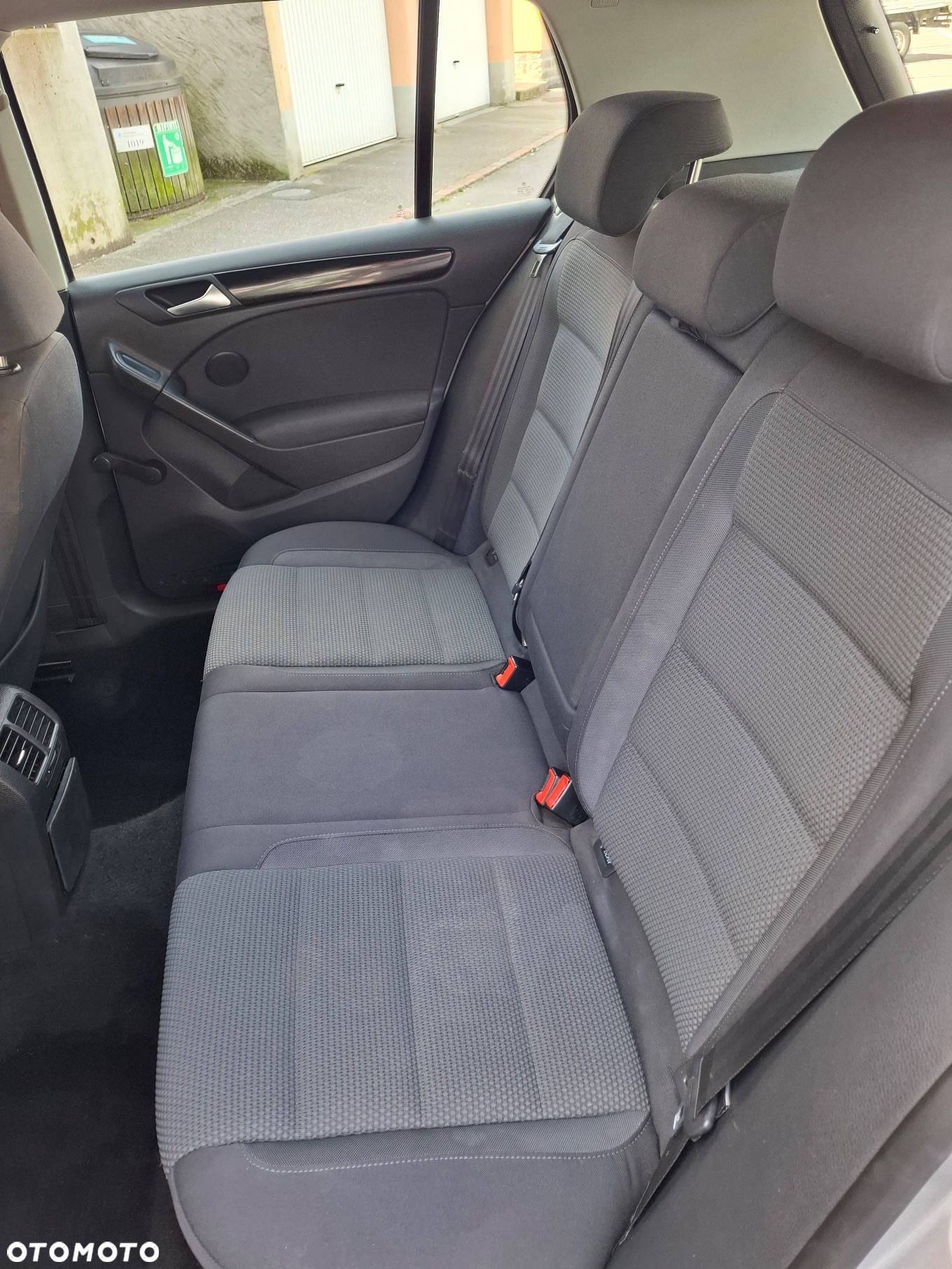 Volkswagen Golf VI 1.6 TDI Comfortline - 27