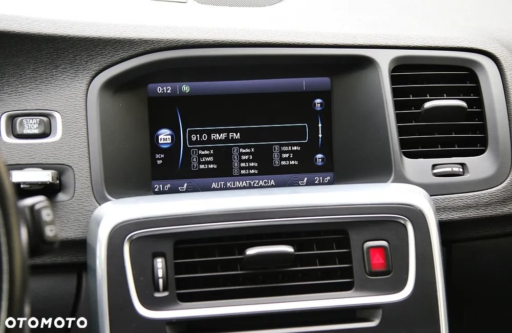 Volvo V60 2.0T R-Design - 32