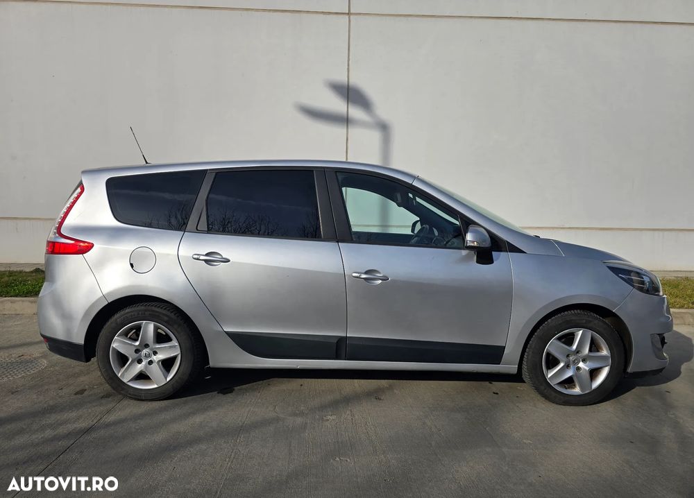 Renault Grand Scenic dCi 110 EDC Paris - 11