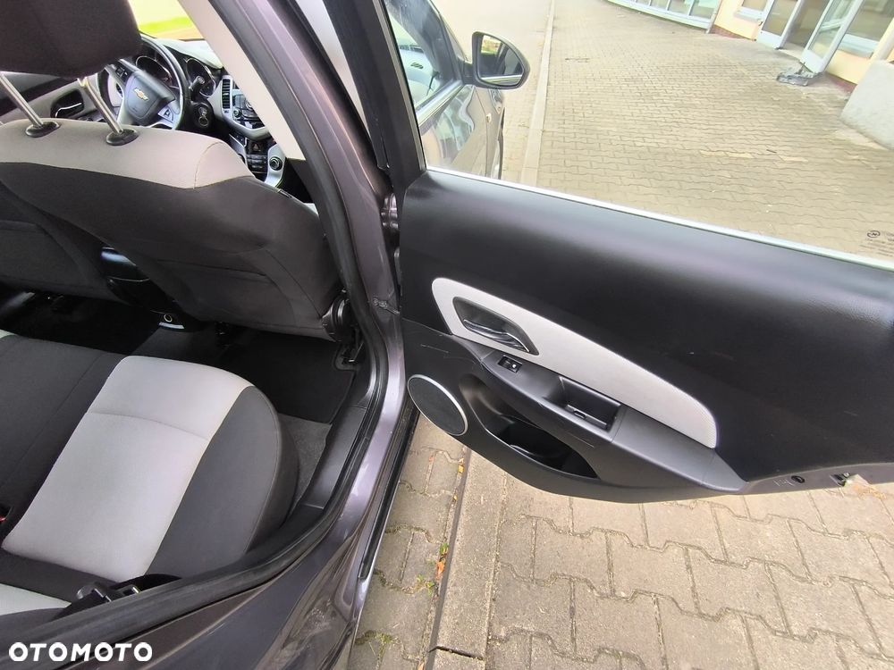 Chevrolet Cruze 1.8 LS - 20