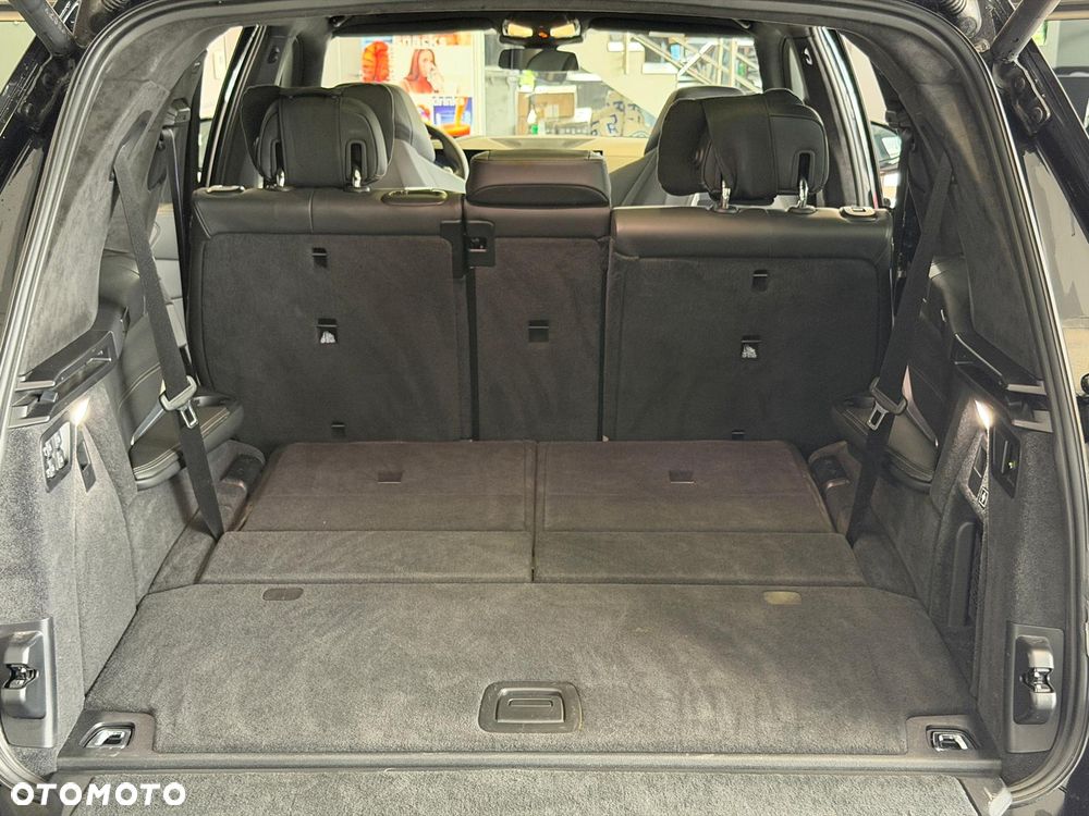 BMW X7 - 25