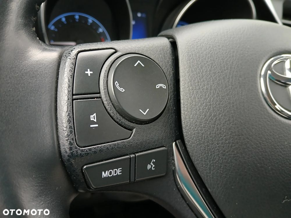 Toyota Auris 1.6 Premium MS - 24